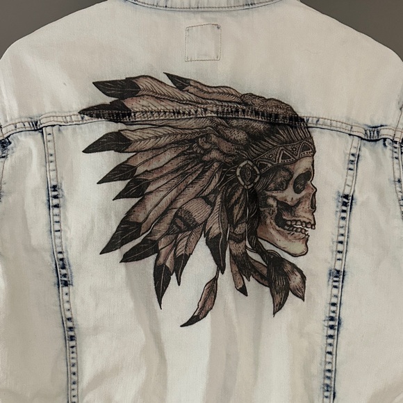 G by Guess White Denim Jacket with Feathered Headdress Skull Print on Back - Picture 4 of 6